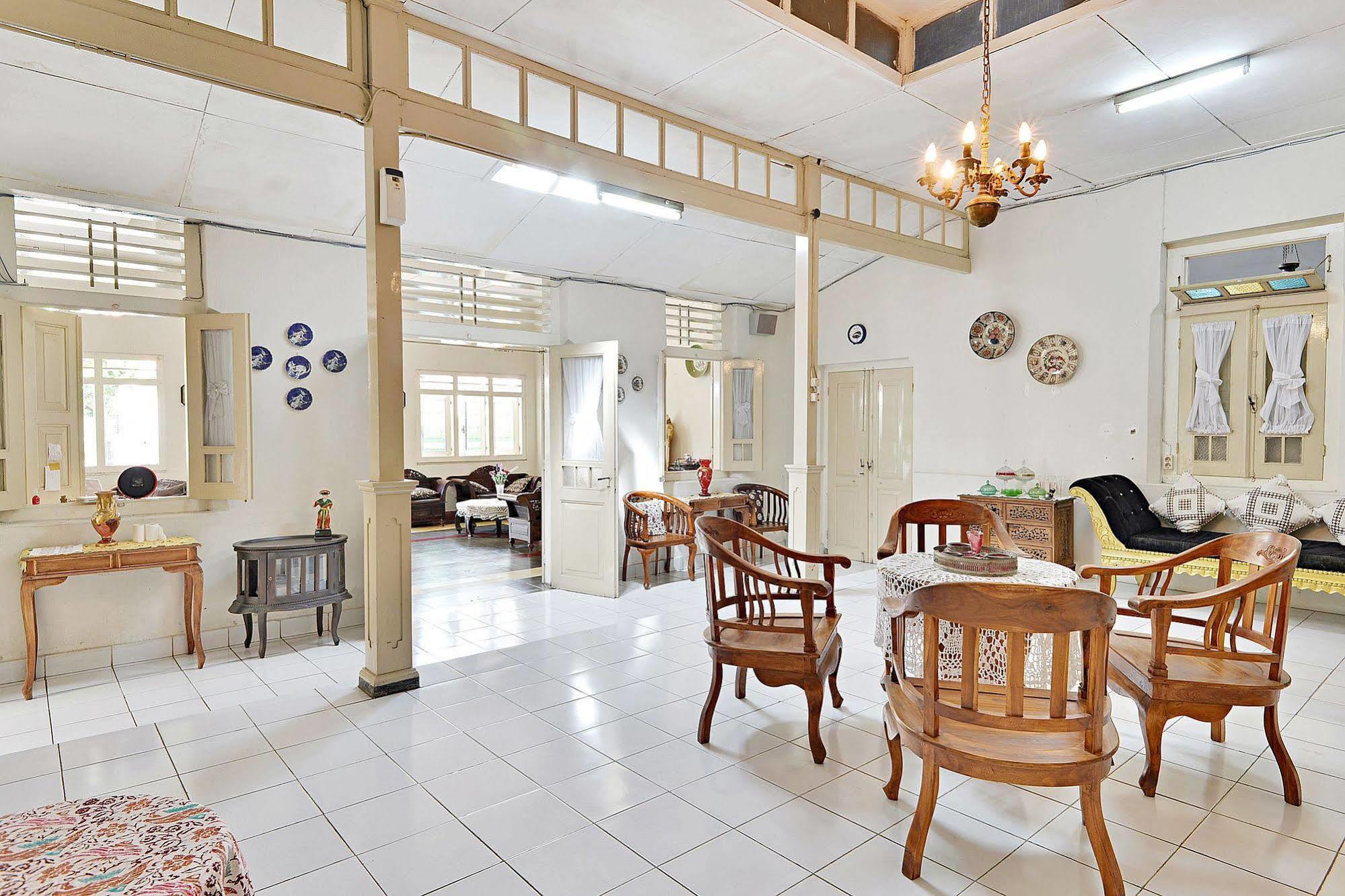Zen Rooms Panembahan Kraton Jogjakarta Buitenkant foto