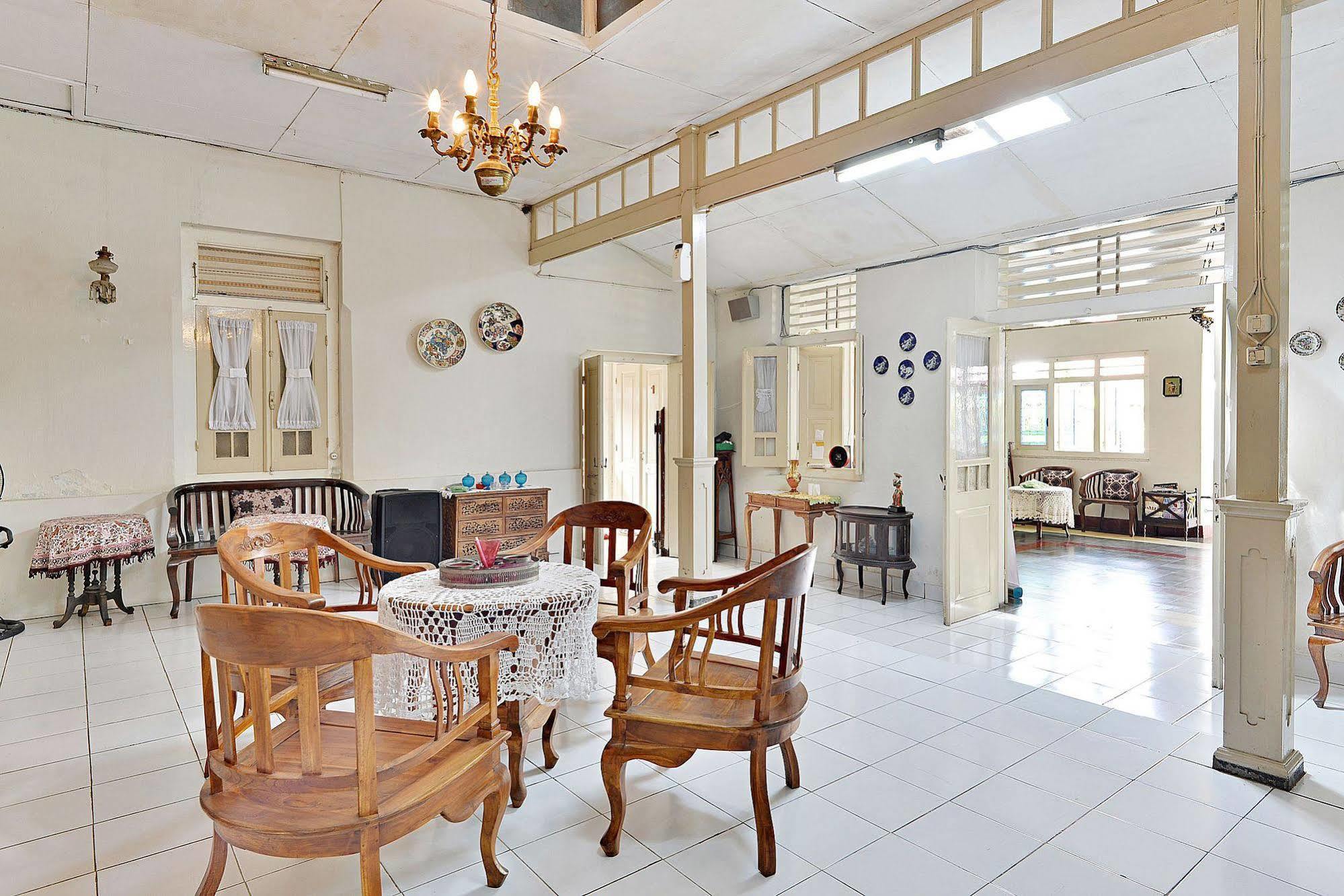 Zen Rooms Panembahan Kraton Jogjakarta Buitenkant foto